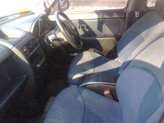 2000 Nissan Cube Images
