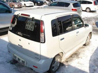 2000 Nissan Cube Images