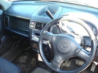 2000 Nissan Cube Pictures