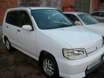 2000 Nissan Cube Photos