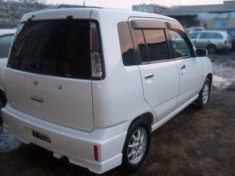 2000 Nissan Cube Photos