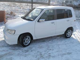 2000 Nissan Cube Photos