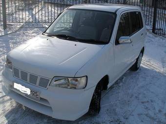 2000 Nissan Cube Photos
