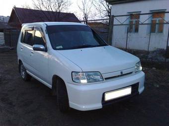 2000 Nissan Cube Photos