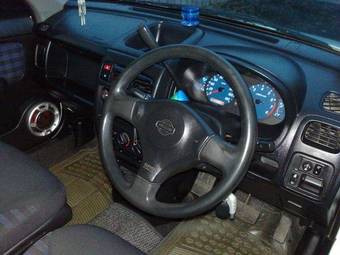 2000 Nissan Cube Pictures