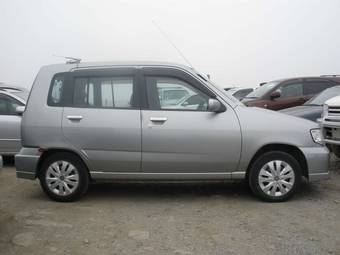 2000 Nissan Cube Photos