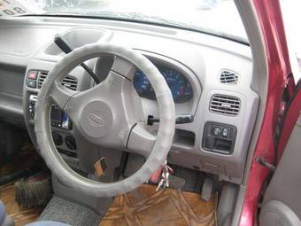 2000 Nissan Cube Pics