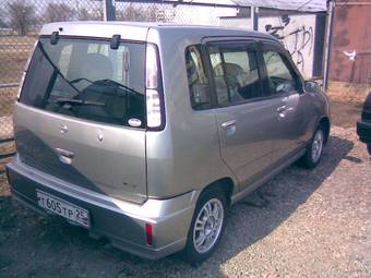 2000 Nissan Cube Photos