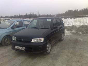 2000 Nissan Cube Photos