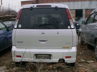 2000 Nissan Cube Photos