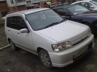 2000 Nissan Cube Pictures