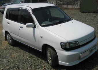 2000 Nissan Cube Photos