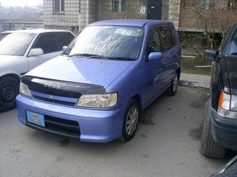 2000 Nissan Cube Pictures