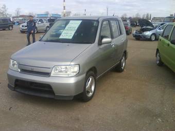 2000 Nissan Cube Photos