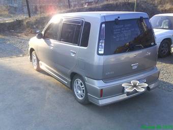 2000 Nissan Cube Photos