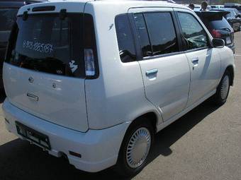 2000 Nissan Cube Photos