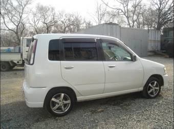 2000 Nissan Cube Pictures