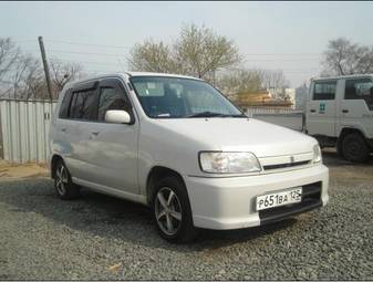 2000 Nissan Cube Photos