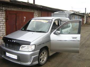 2000 Nissan Cube Pictures