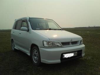 2000 Nissan Cube Photos