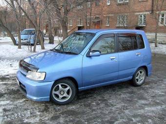 2000 Nissan Cube Pics