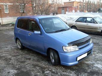 2000 Nissan Cube Pictures