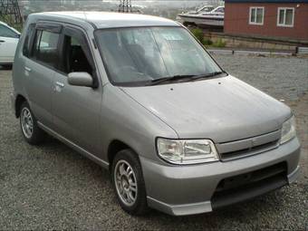 2000 Nissan Cube Pictures