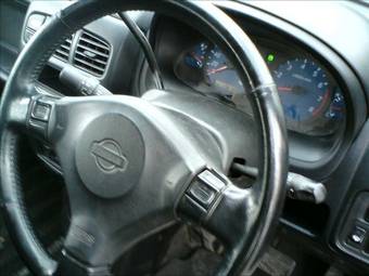 2000 Nissan Cube Photos