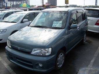 2000 Nissan Cube Photos