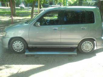2000 Nissan Cube Pictures