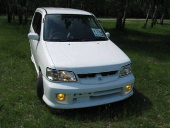 2000 Nissan Cube Pictures