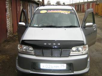 2000 Nissan Cube Pictures