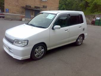 2000 Nissan Cube Photos