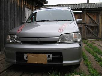 2000 Nissan Cube Photos