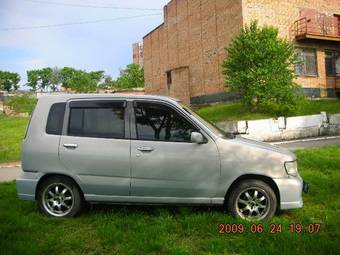 2000 Nissan Cube Photos