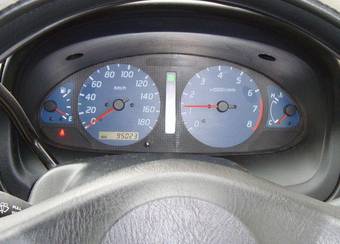 2000 Nissan Cube Photos