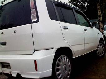 2000 Nissan Cube Photos