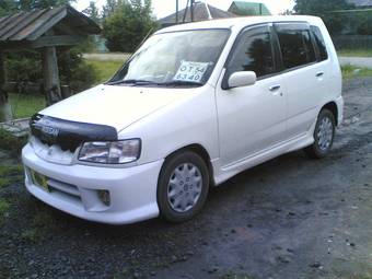 2000 Nissan Cube Photos