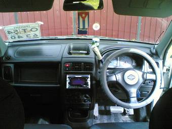 2000 Nissan Cube Photos