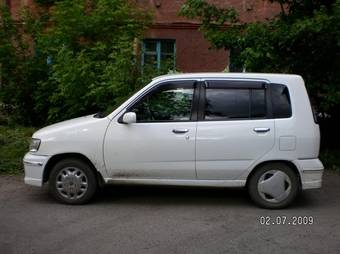 2000 Nissan Cube Photos