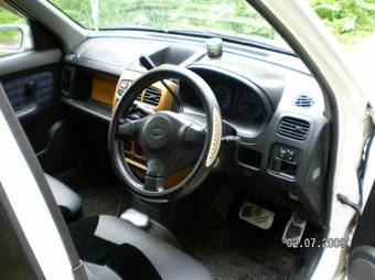 2000 Nissan Cube Pictures