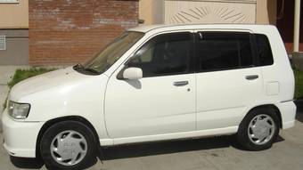 2000 Nissan Cube Photos