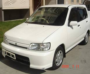 2000 Nissan Cube Photos