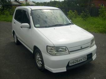 2000 Nissan Cube Pics