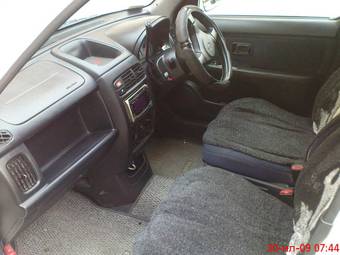 2000 Nissan Cube Pictures
