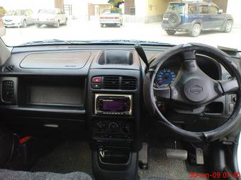 2000 Nissan Cube Pictures