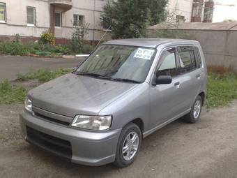 2000 Nissan Cube Pics