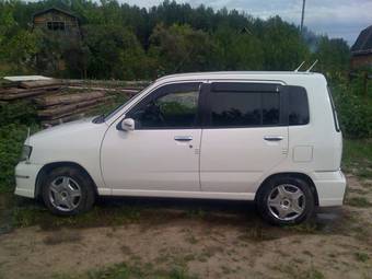 2000 Nissan Cube Pictures