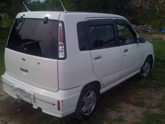 2000 Nissan Cube Photos