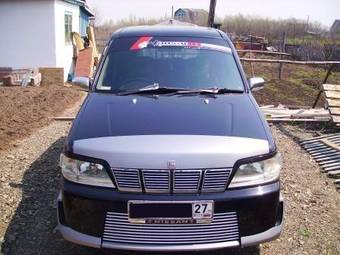 2000 Nissan Cube Pics